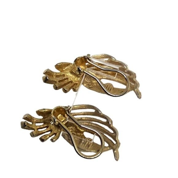 Vintage signed BSK Clip On Earrings Gold Tone Texturized Leaf Mid Century Modern - Picture 12 of 16